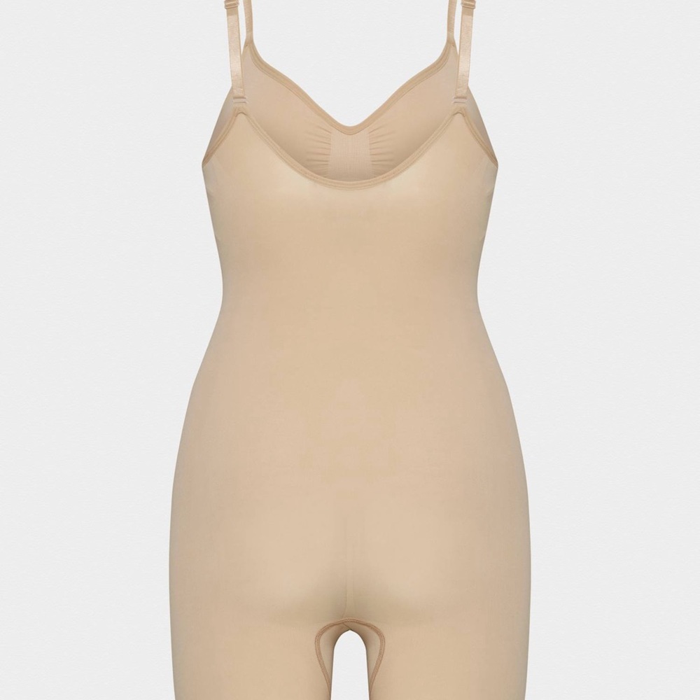 Aritzia Nude Full-Body Shaping Short Bodysuit - Picture 9 of 10